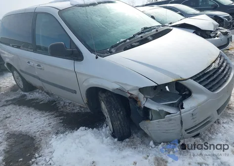 2005 Chrysler Town & Country z USA, uszkodzony, nr VIN 1C4GP45R35B437186